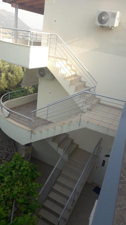 Lucas Apartments Himare Exterior photo
