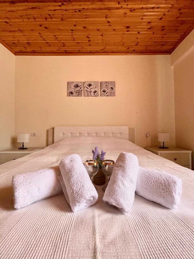Lucas Apartments Himare Exterior photo