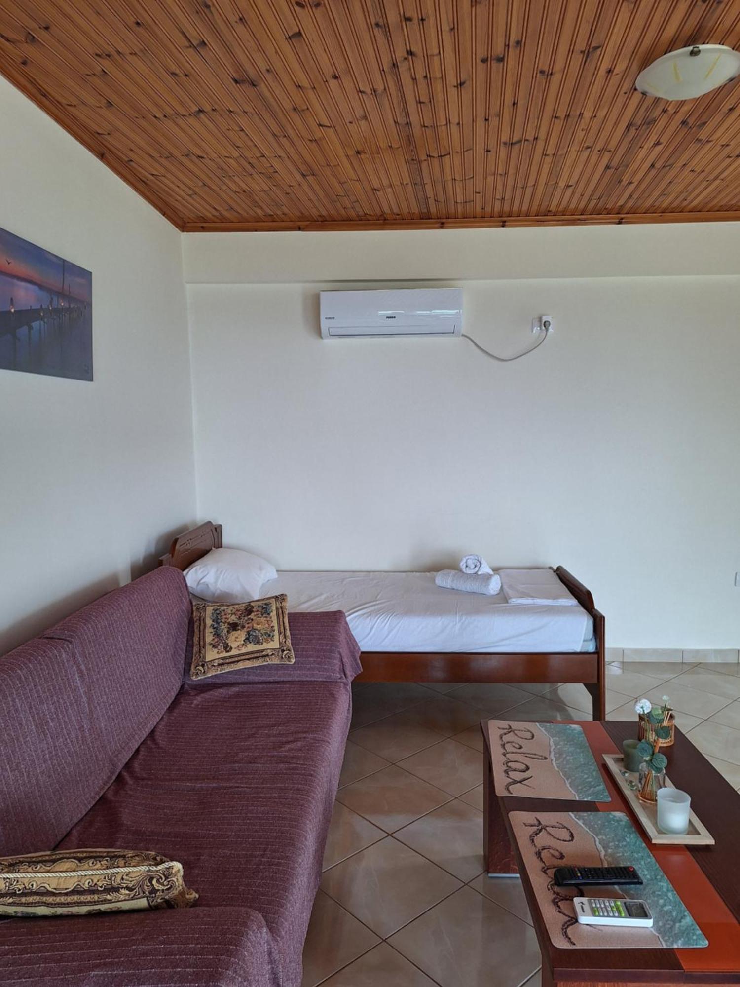 Lucas Apartments Himare Room photo