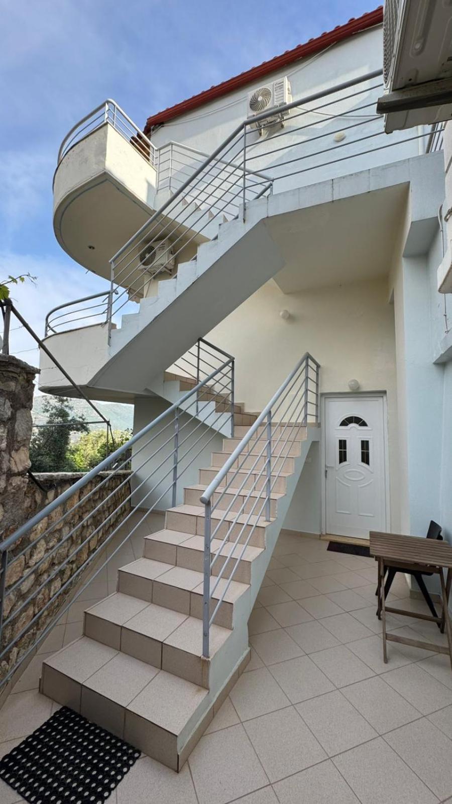 Lucas Apartments Himare Exterior photo