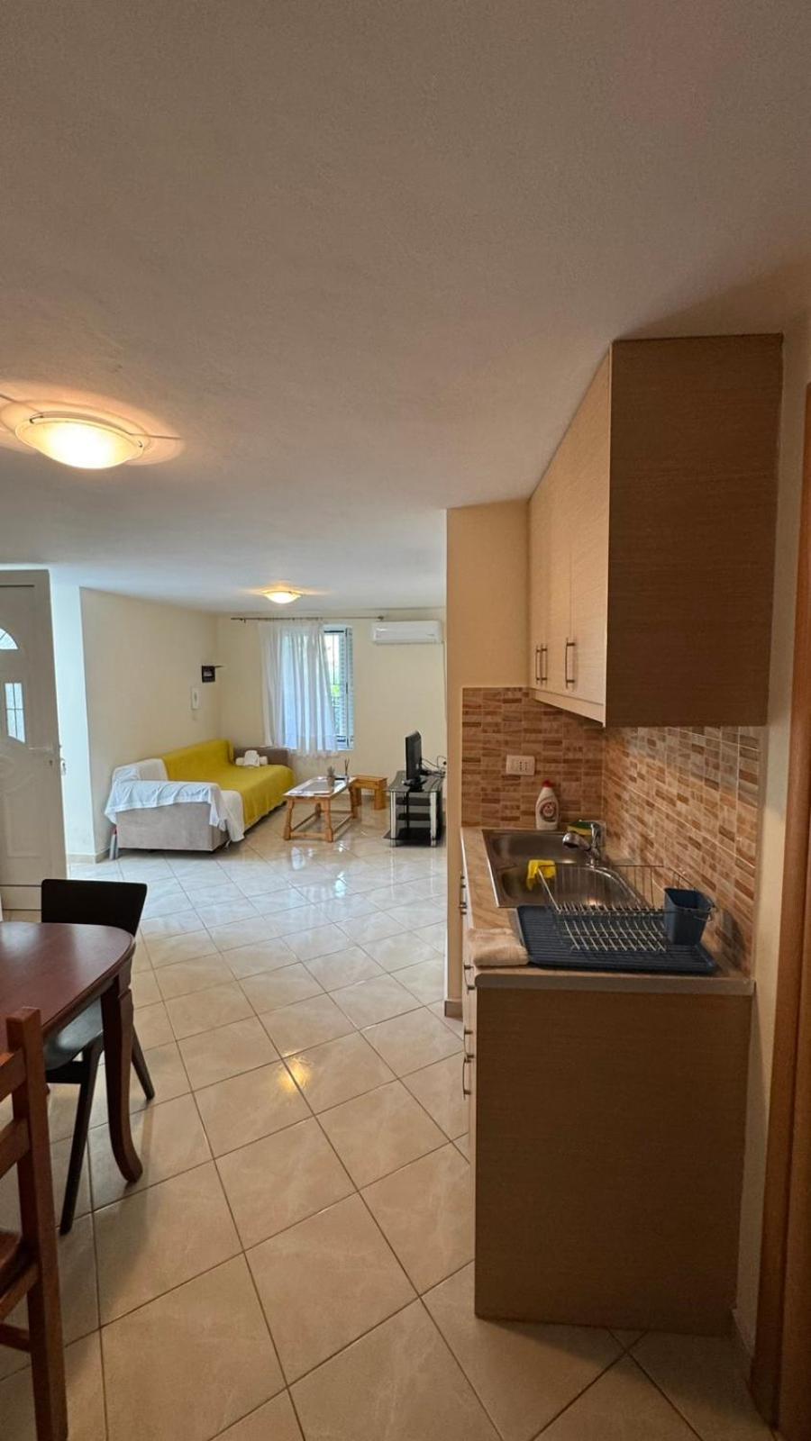 Lucas Apartments Himare Exterior photo